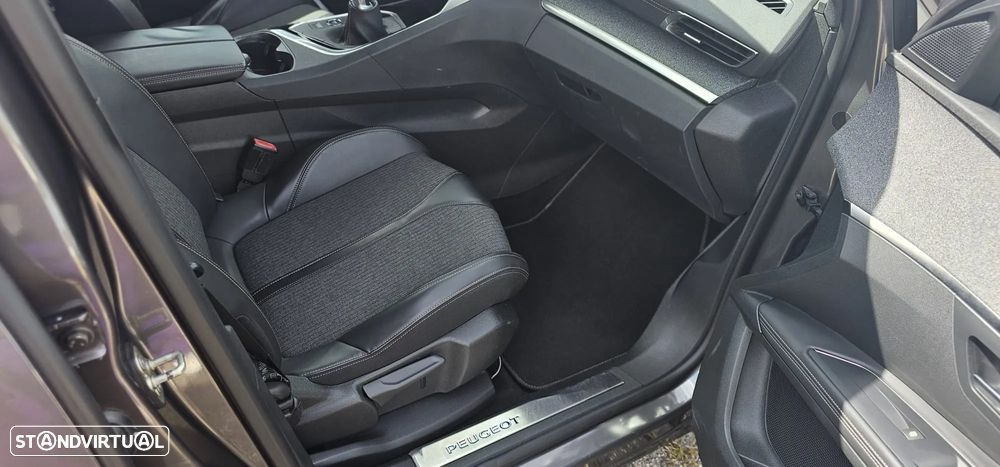 Peugeot 5008 - 9
