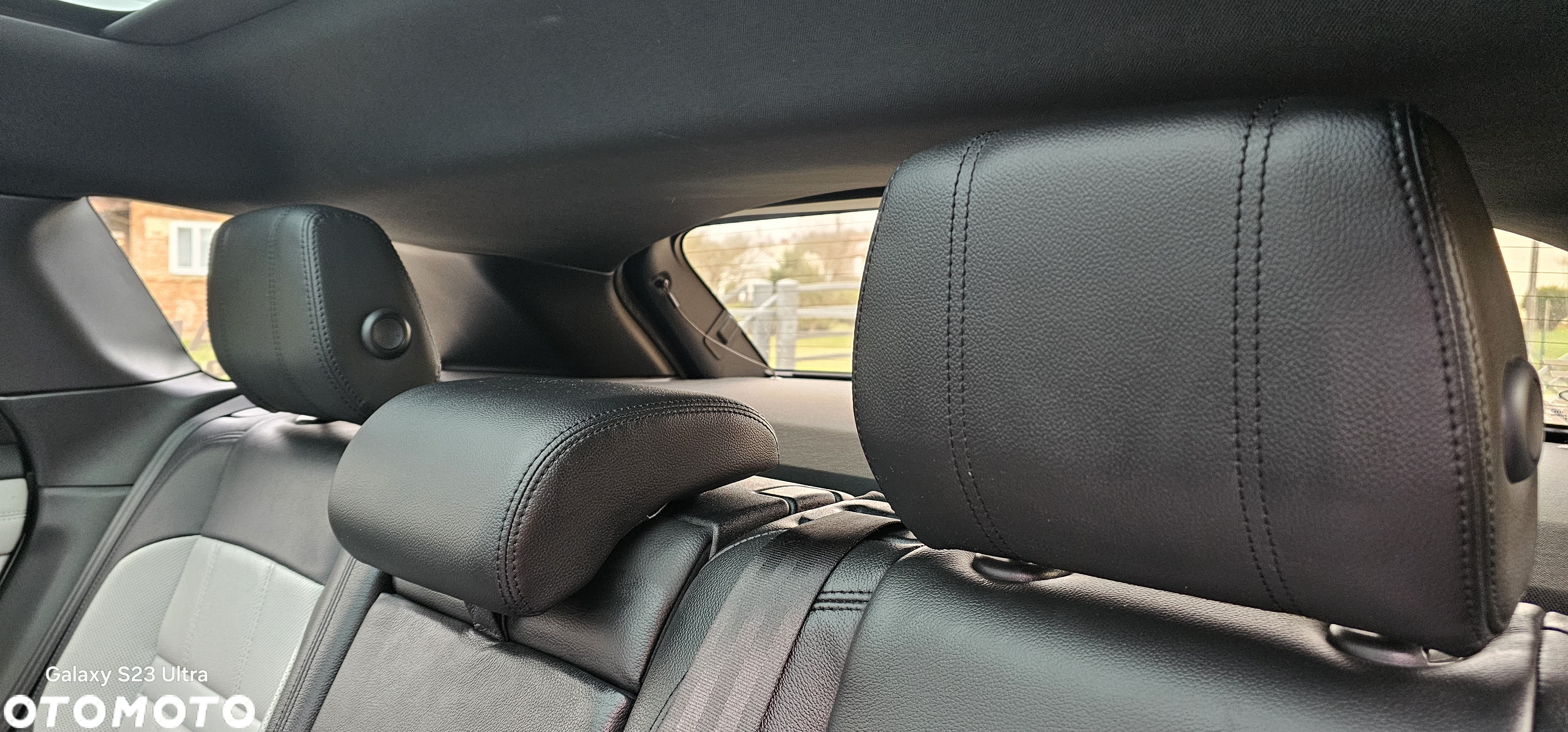 Land Rover Range Rover Evoque P300 R-Dynamic - 28