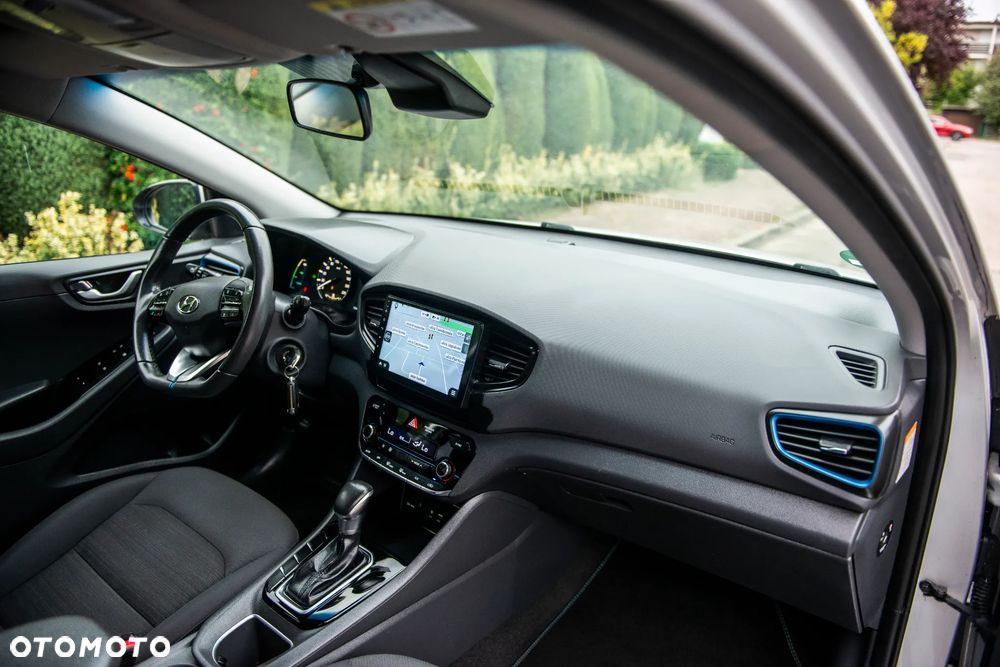 Hyundai IONIQ 1.6 GDI Premium - 36