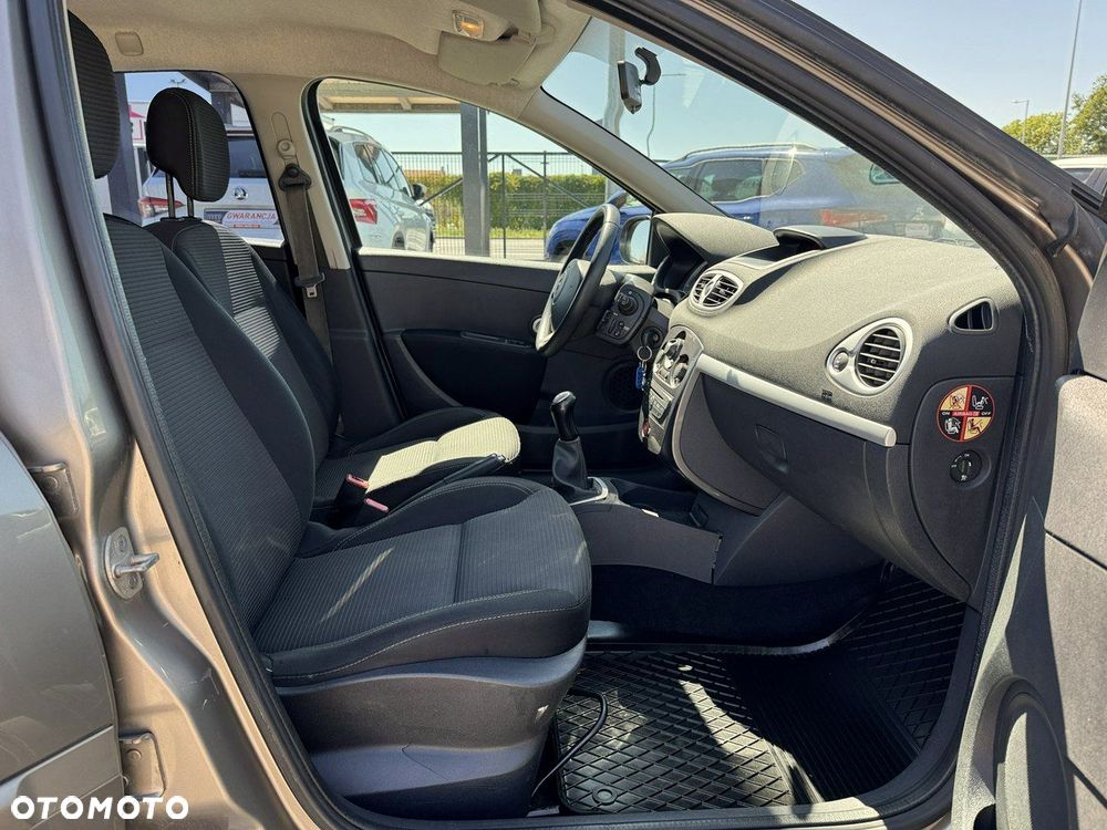 Renault Clio - 15