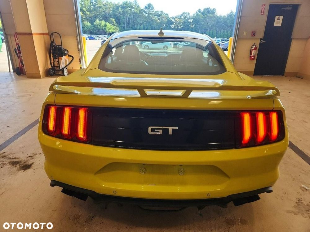 Ford Mustang 5.0 V8 GT - 6
