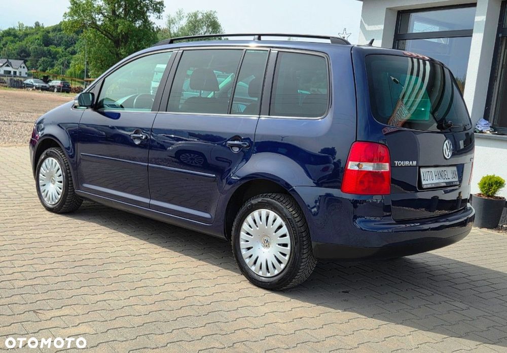Volkswagen Touran - 23