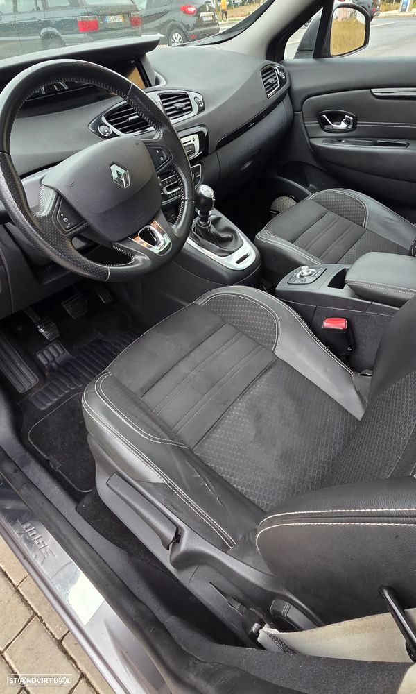 Renault Grand Scénic ver-energy-dci-130-bose-edition - 14