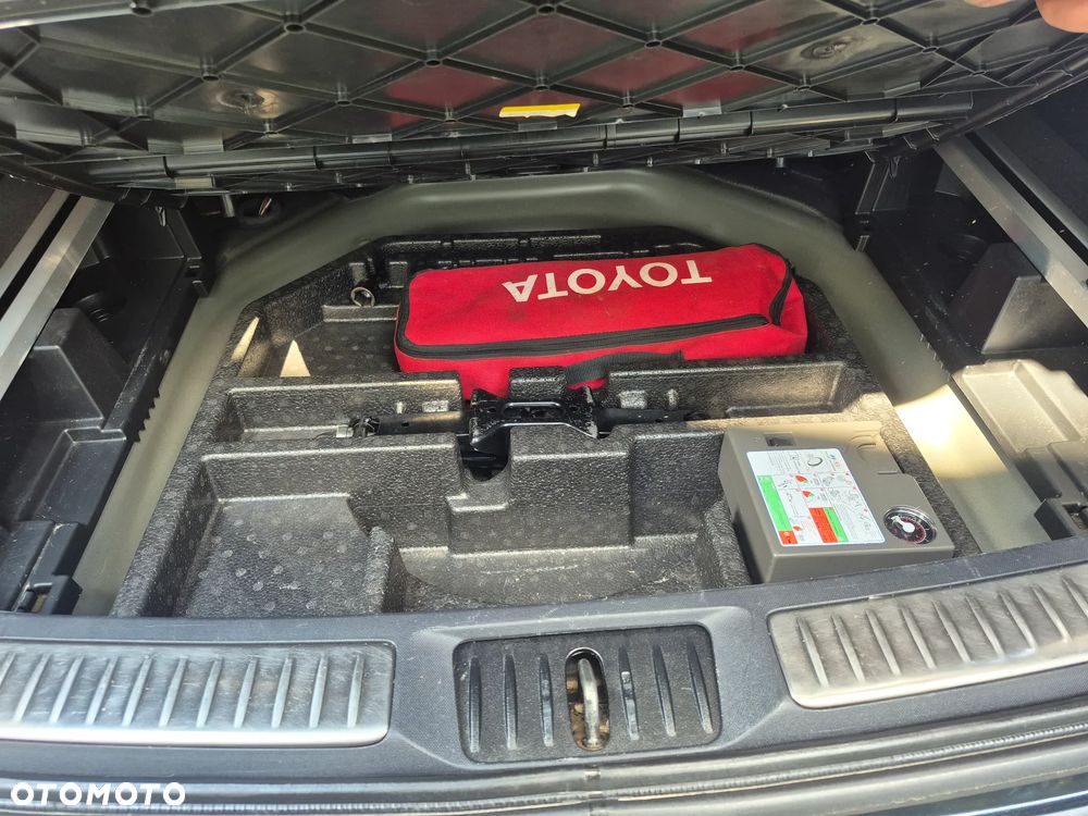 Toyota Avensis 1.8 Business Edition - 9
