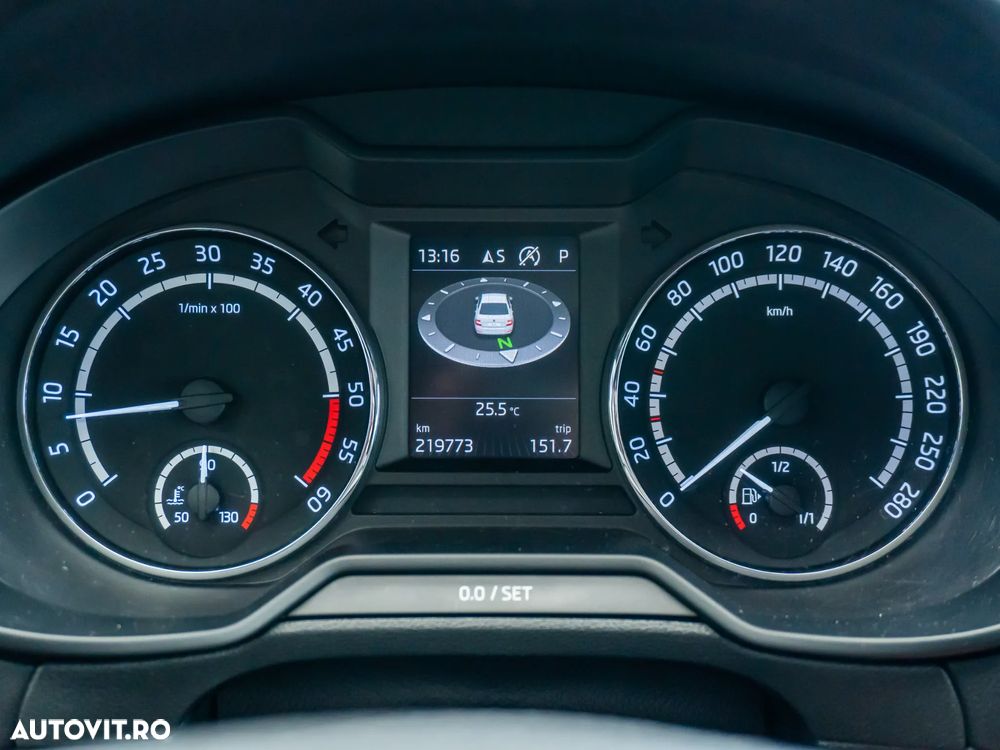 Skoda Octavia 2.0 TDI 4X4 DSG RS - 39