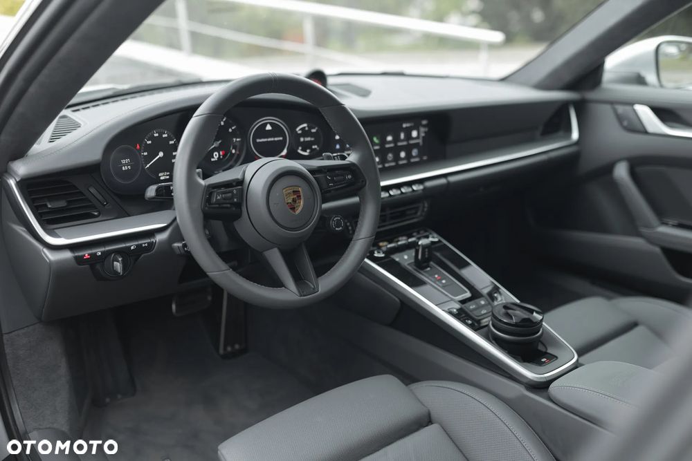 Porsche 911 Carrera S - 15