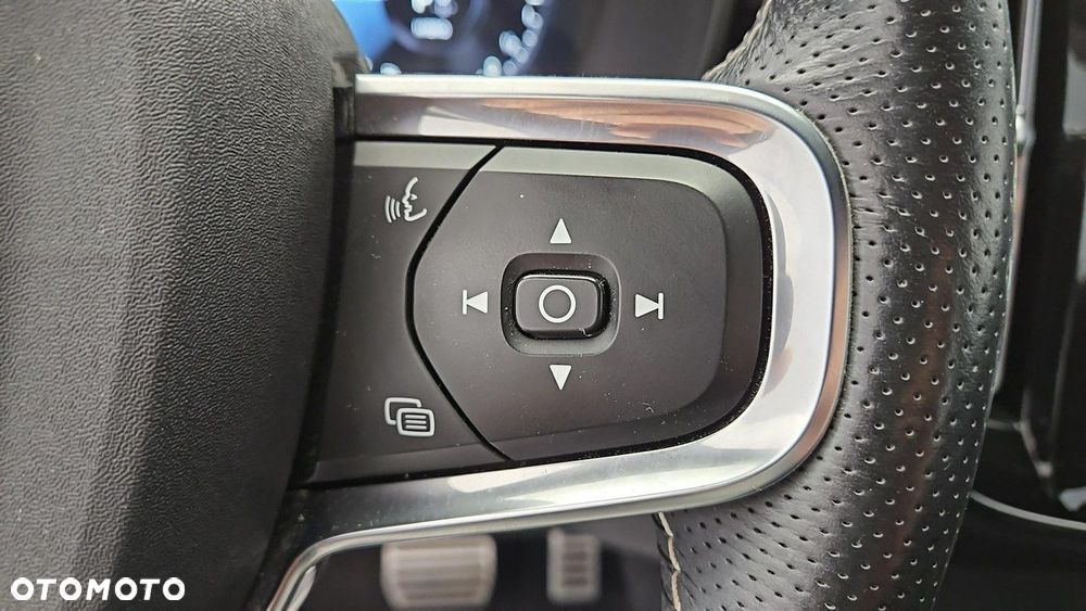 Volvo XC 40 T5 Plug-In Hybrid R-Design - 14