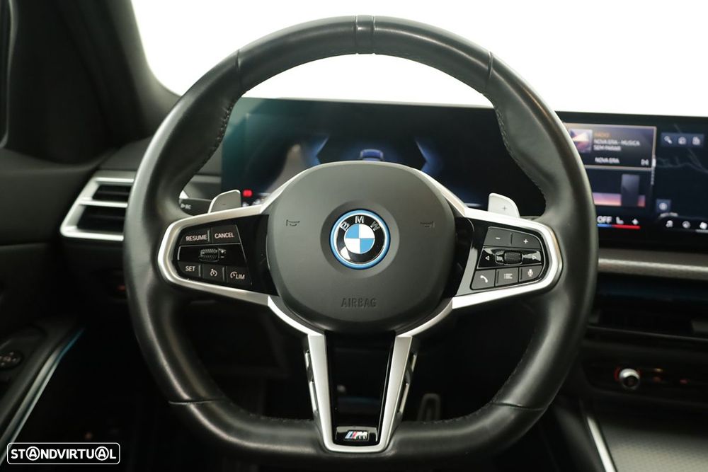 BMW 330 e Edição Desportiva M Auto - 15