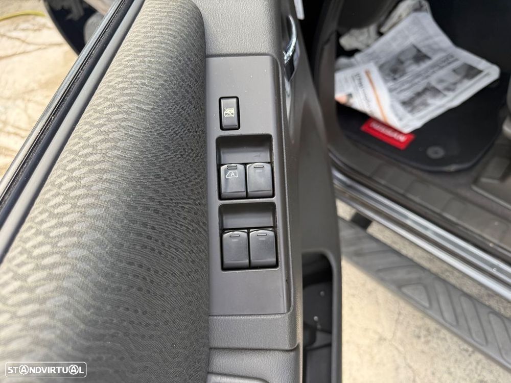 Nissan Navara 2.5 dCi KC SE 4WD - 10