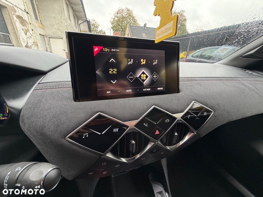 Citroën DS3 Crossback BlueHDi 110 PERFORMANCE LINE - 19