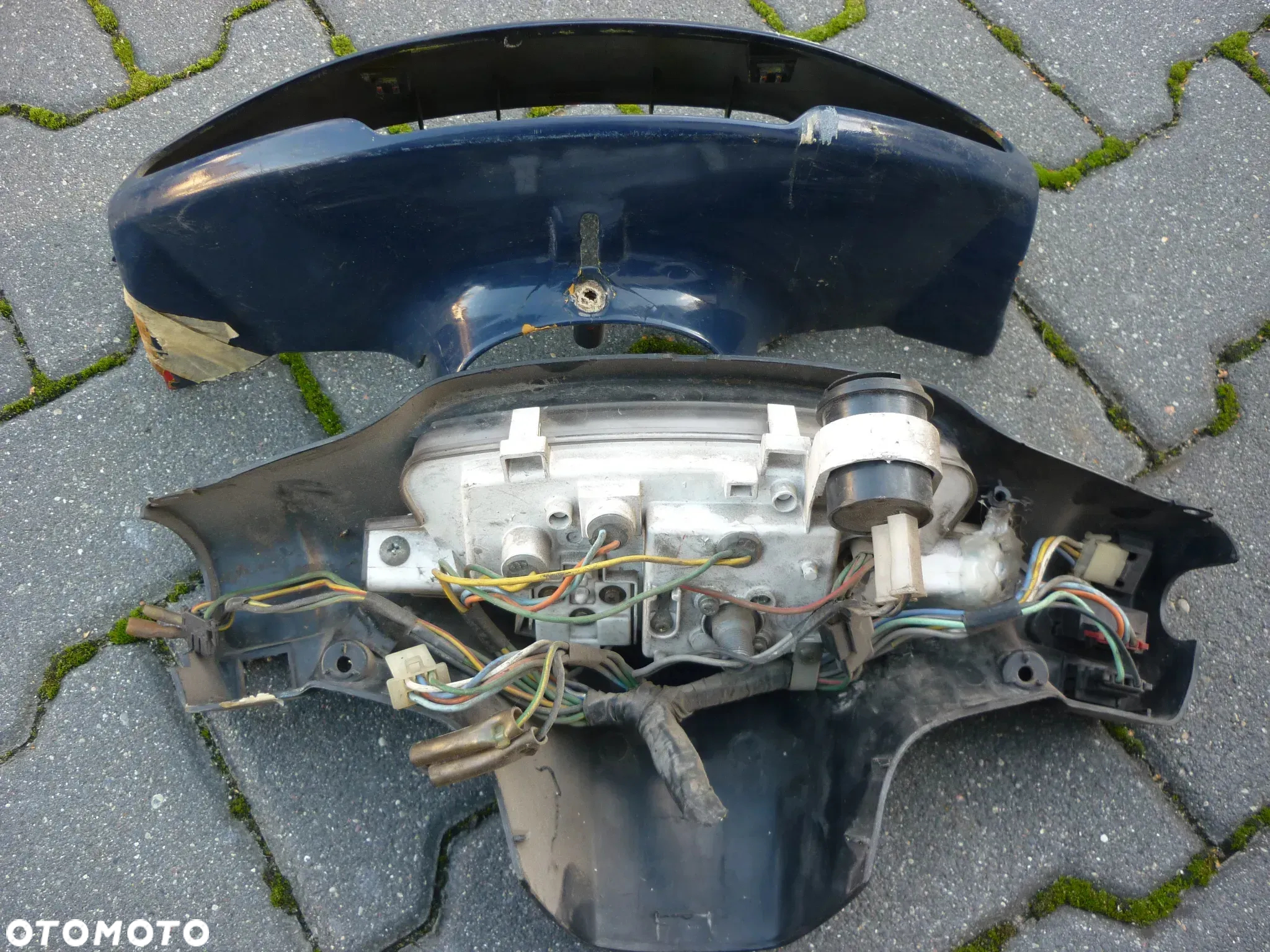 Licznik lampa owiewka Honda Vision 50  2T - 11
