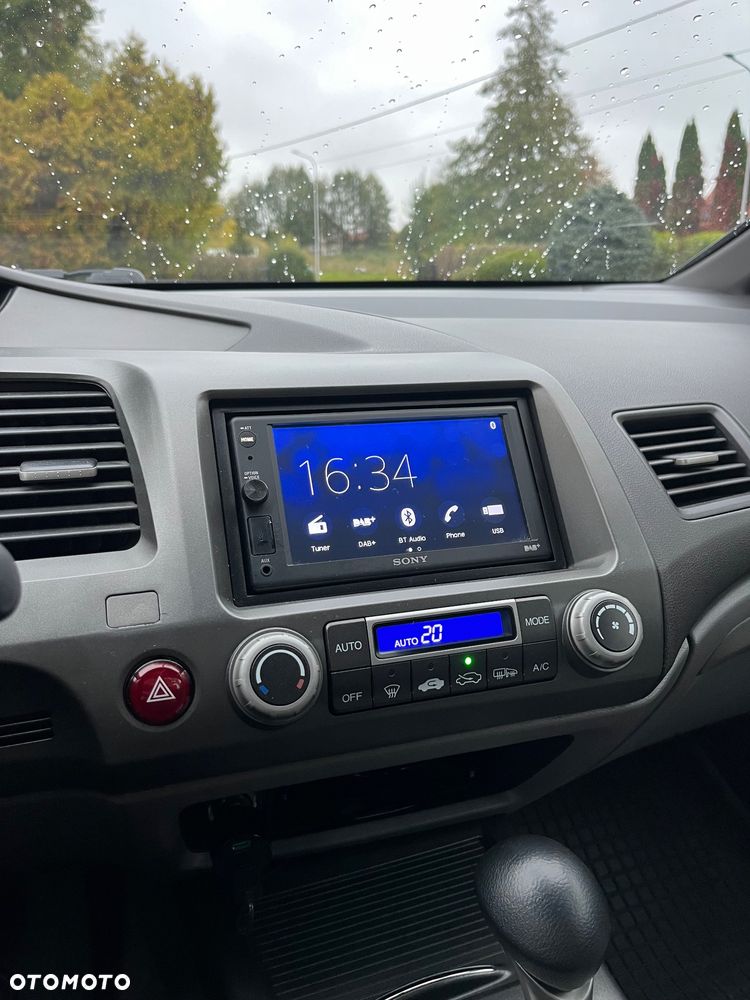 Honda Civic 1.8 Executive - 10