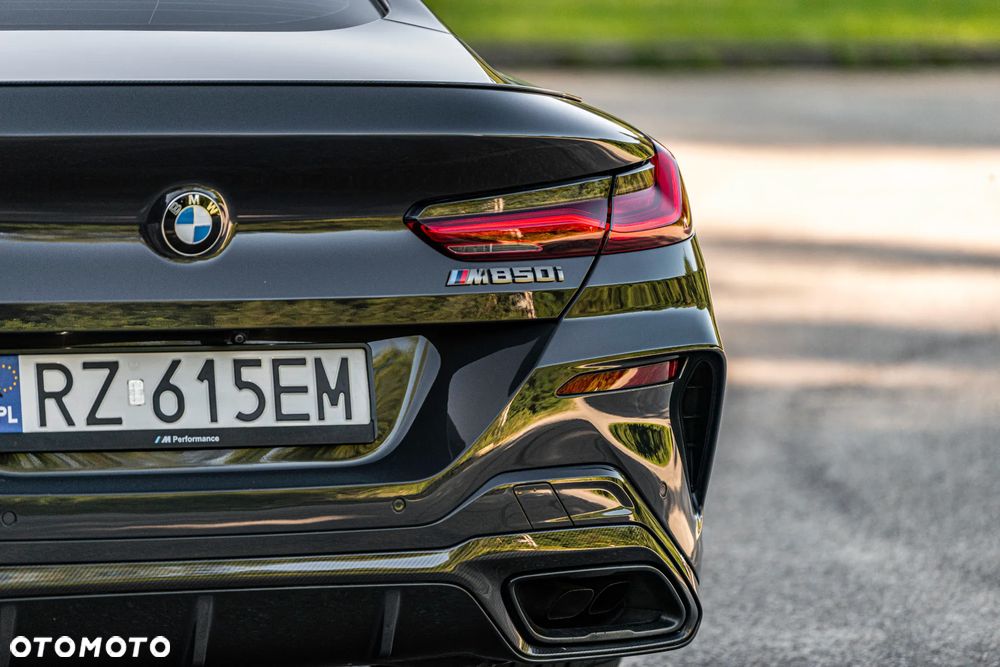 BMW Seria 8 - 21