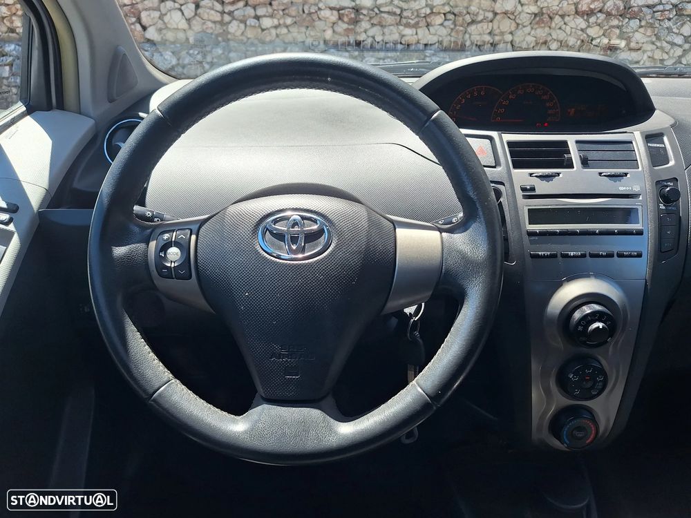 Toyota Yaris 1.0 VVT-i Sport - 9