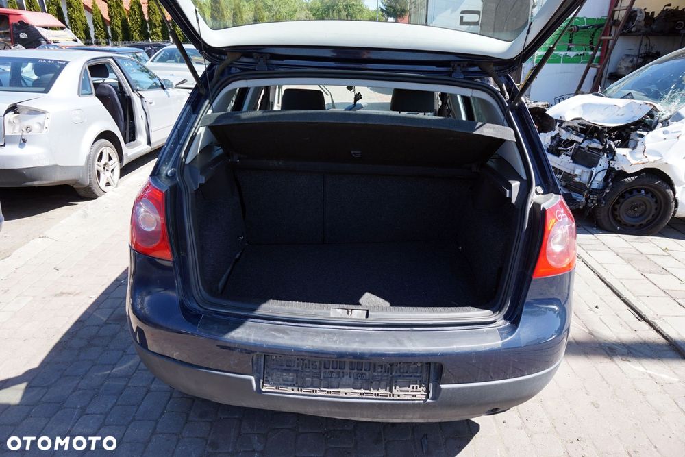 VOLKSWAGEN GOLF V 5D HB 2005 LA5G 1.6 8V BGU 102KM FVH SREBRNY na części - 15