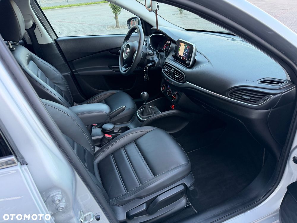 Fiat Tipo 1.4 T-Jet 16v Lounge EU6d - 10