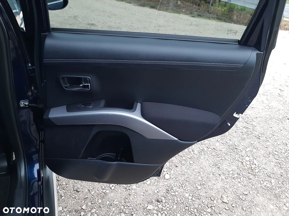 Mitsubishi Outlander 2.0 Intense 2WD CVT - 25