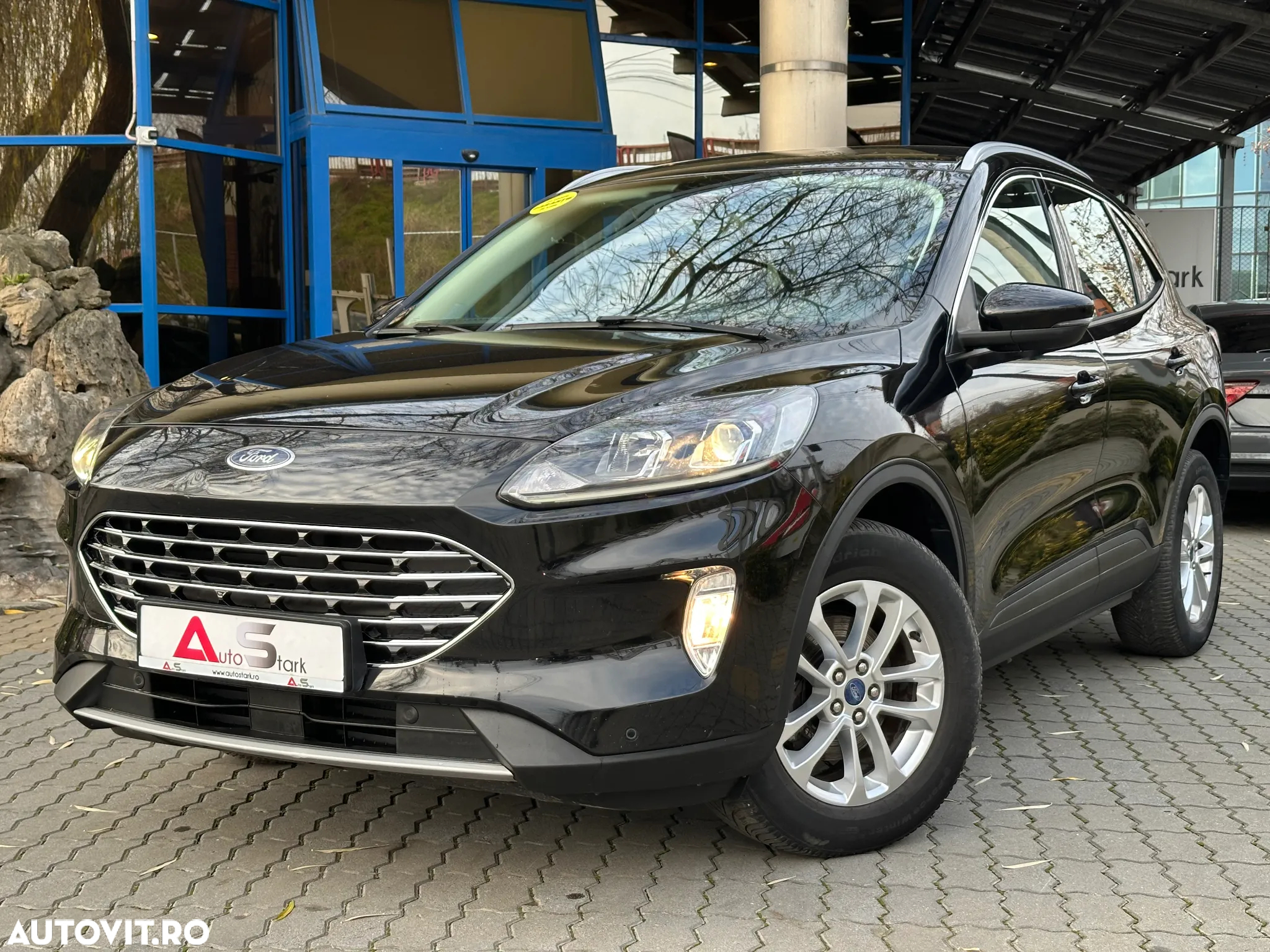 Ford Kuga 2.5 Duratec FHEV FWD Titanium - 9