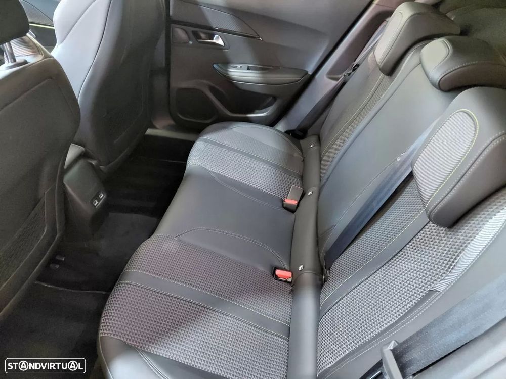 Peugeot e-2008 - 24