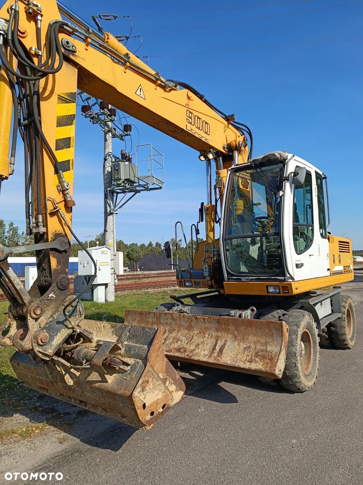 Liebherr A 900 C - 4