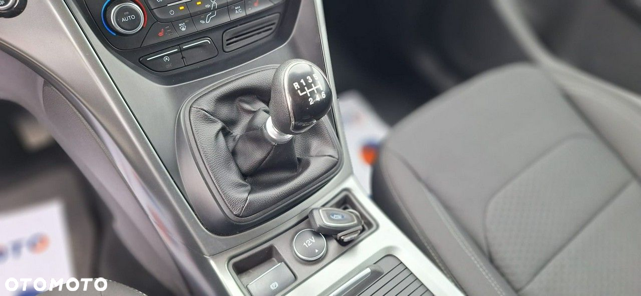 Ford Kuga - 12