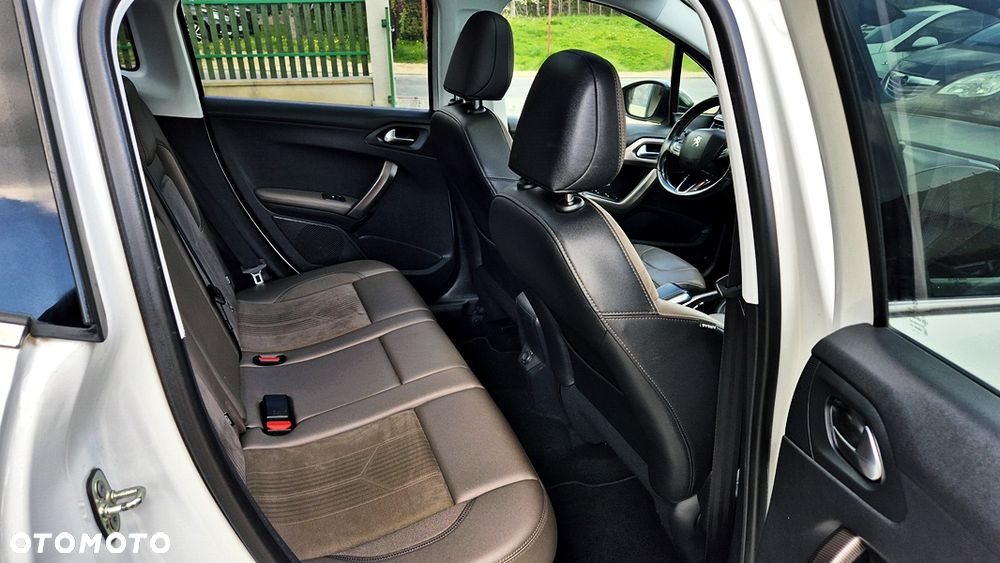 Peugeot 2008 1.6 VTi Allure - 32