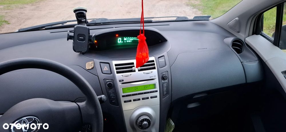 Toyota Yaris - 6