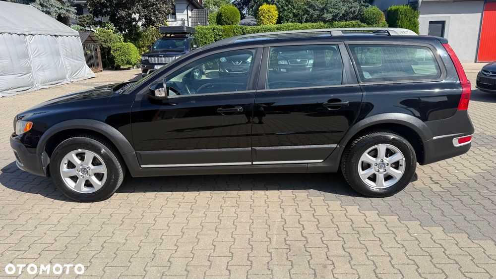 Volvo XC 70 D5 AWD Momentum - 8