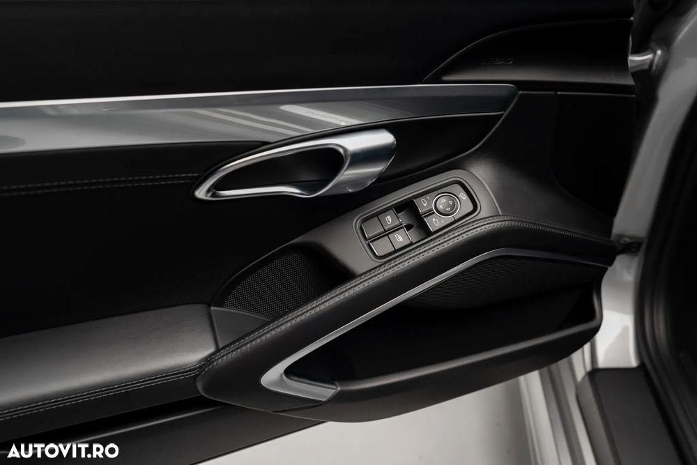 Porsche Cayman PDK - 16