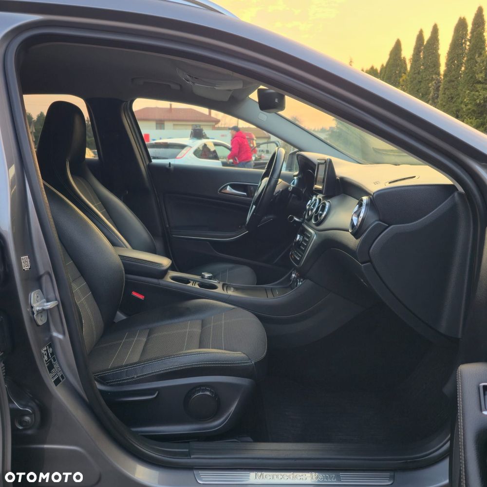 Mercedes-Benz GLA 220 d 4Matic 7G-DCT AMG Line - 23