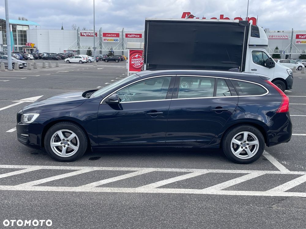 Volvo V60 D3 Momentum - 8