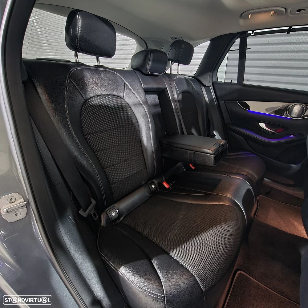 Mercedes-Benz GLC 300 e 4Matic 9G-TRONIC AMG Line - 26