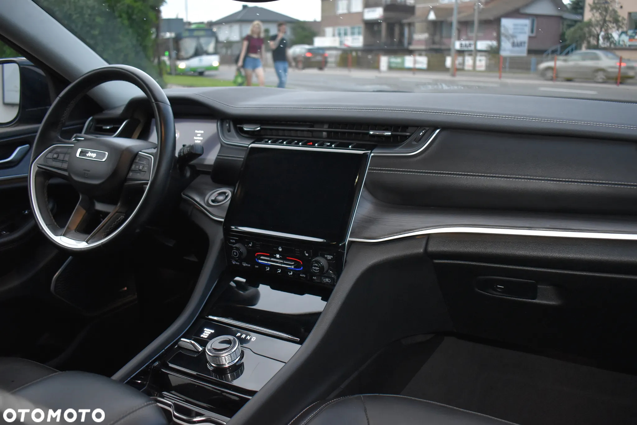 Jeep Grand Cherokee - 14