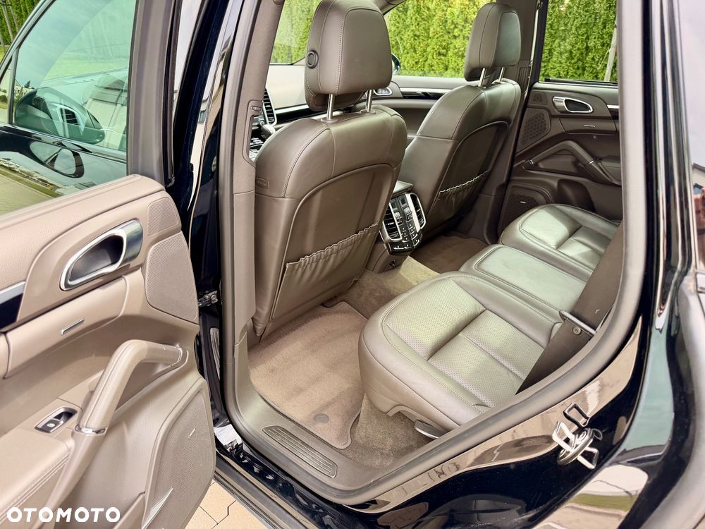 Porsche Cayenne Standard - 31