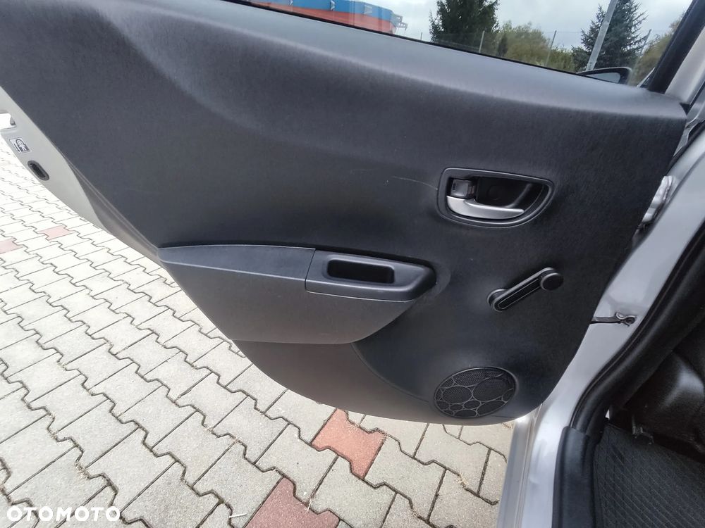 Toyota Yaris - 23