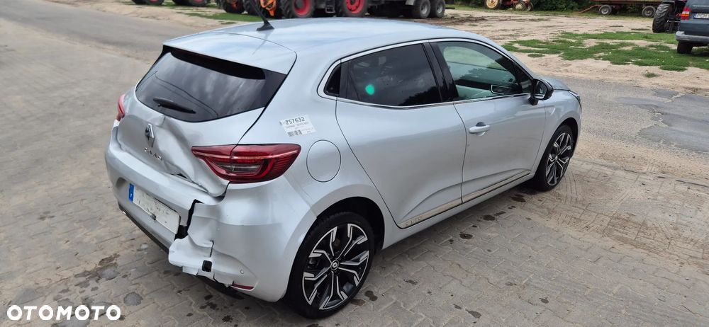 Renault Clio - 9