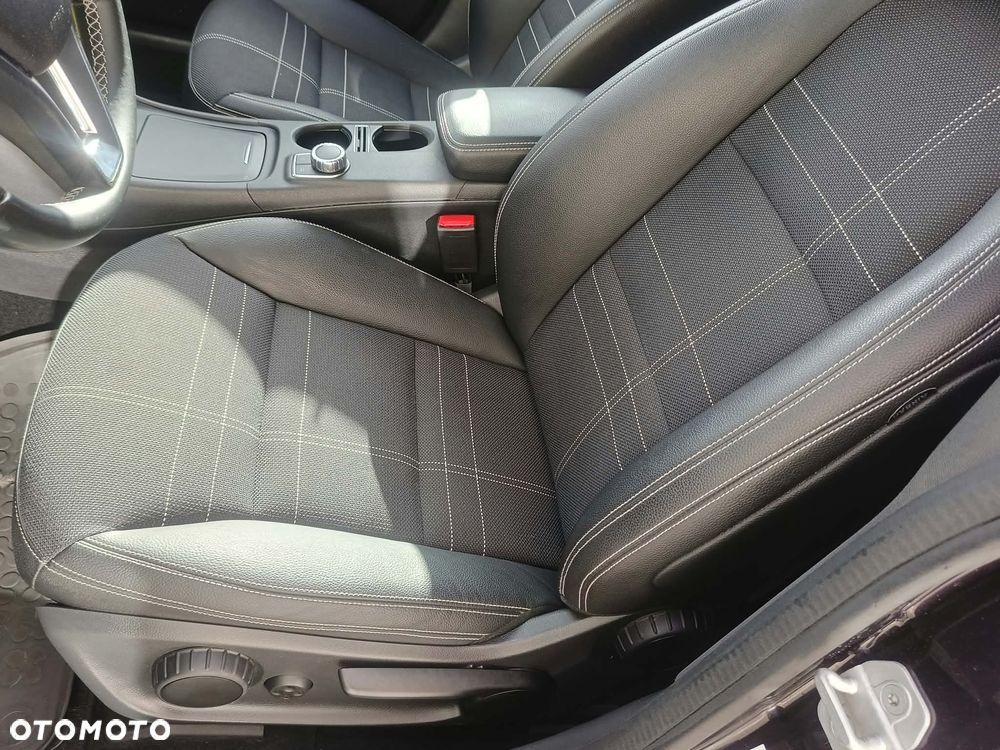 Mercedes-Benz CLA - 30