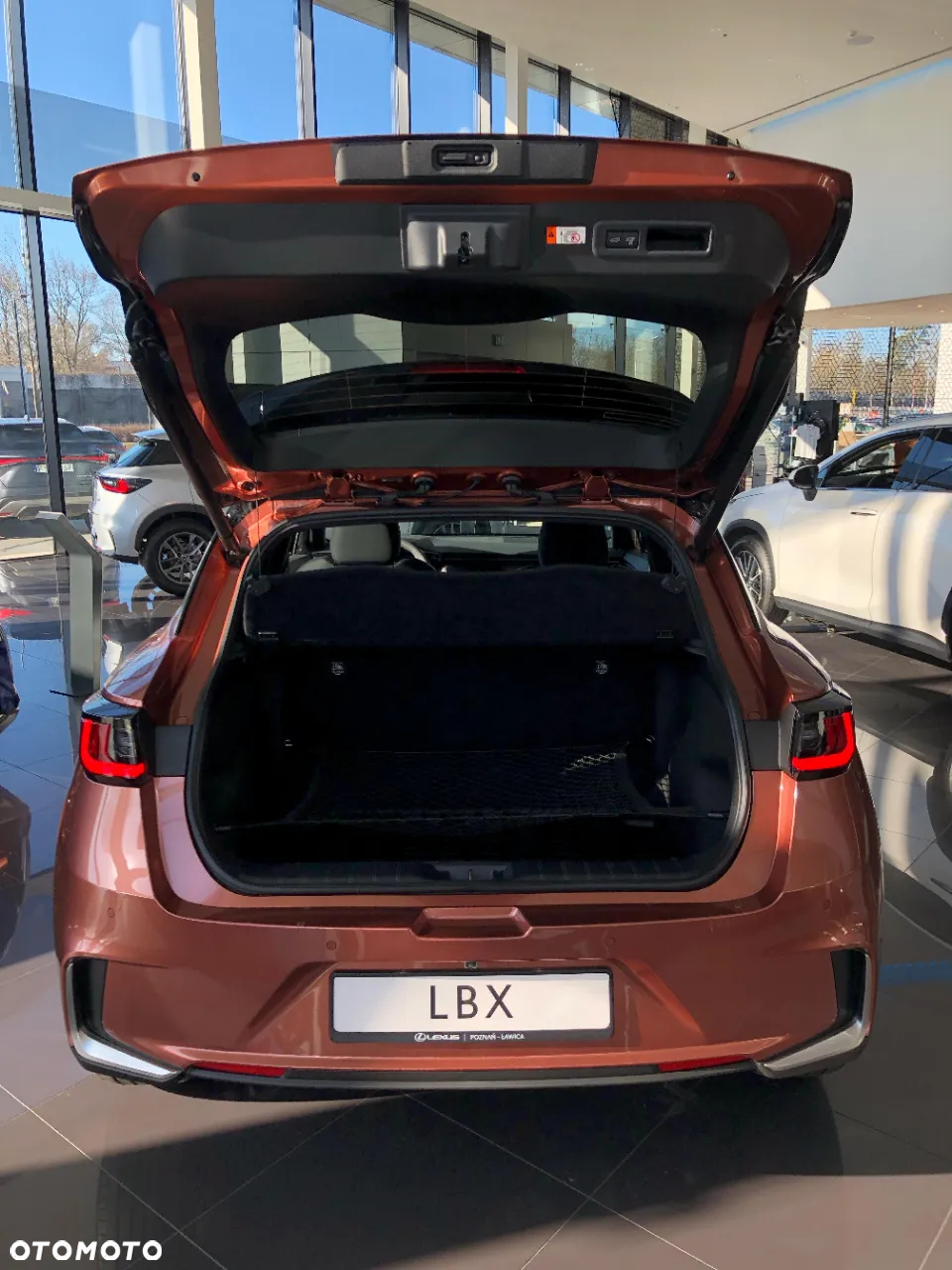 Lexus LBX 1.5 Hybrid Emotion - 8