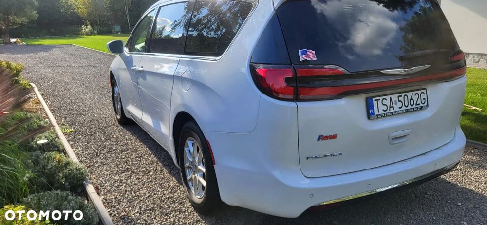 Chrysler Pacifica - 4