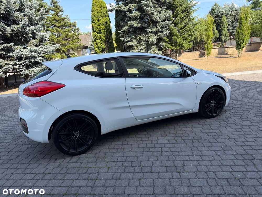 Kia Ceed 1.6 GDI Dream Team Edition - 10