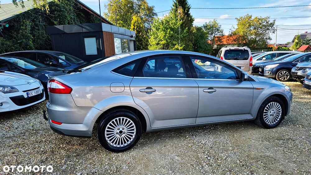 Ford Mondeo 2.0 FF Ghia - 10