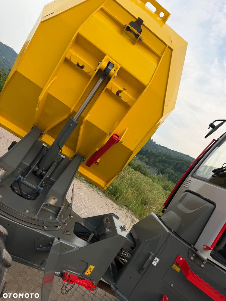 Wacker Neuson DW60 Wozidło Obrotowe 4x4. 6 ton ładowność z Pełną kabiną. OBROTOWA koleba 1350 mtg. 2021 rok. Jak nowe z salonu PERKINS turbo silnik. Pochodzi z Norweskiego Gospodarstwa Ziemniaczanego! Pełne sterowanie dżojstik REWERS HYDROSTATIC Ogrzewana Kabina Opony zero zużycia. Aktualna DEKRA. Kamery wysokiej jakośći! Zero luzów i wycieków. Szybka wolna jazda. Wielka Okazja. Ośswietlenie Rozbudowane. Hak kulka - 8