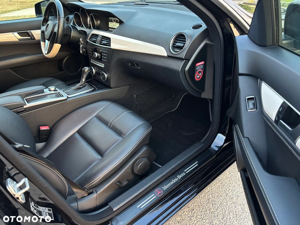 Mercedes-Benz Klasa C 200 CDI DPF Automatik BlueEFFICIENCY Special Edition - 21
