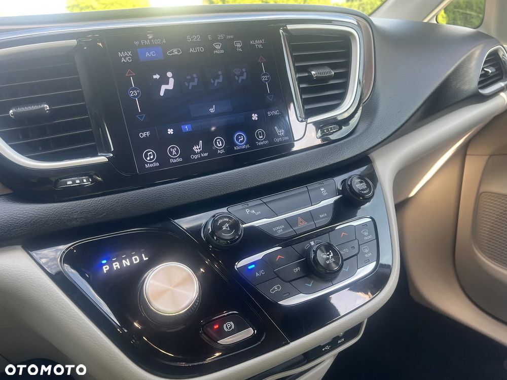 Chrysler Pacifica - 19