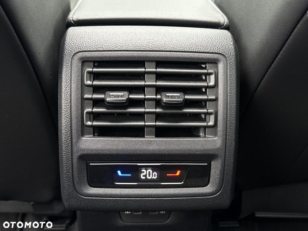 Volkswagen Golf - 31