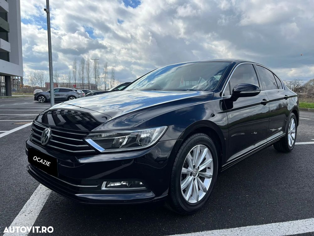 Volkswagen Passat - 1