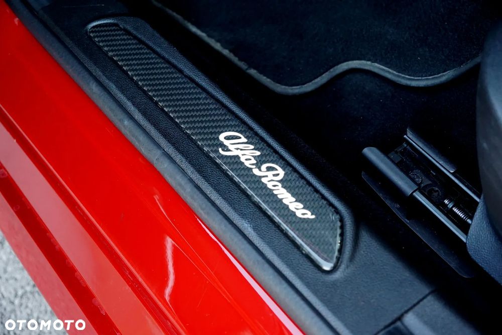 Alfa Romeo Giulia 2.0 Turbo Veloce TI Q4 - 16