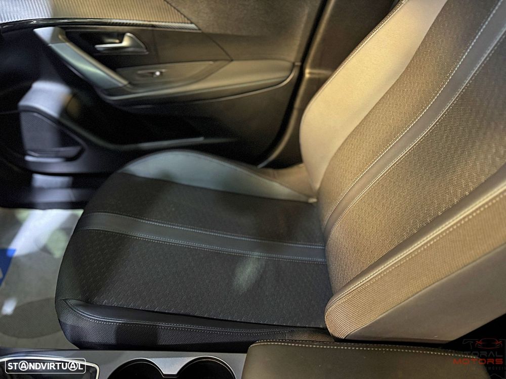 Peugeot 2008 1.2 PureTech Allure Pack - 21