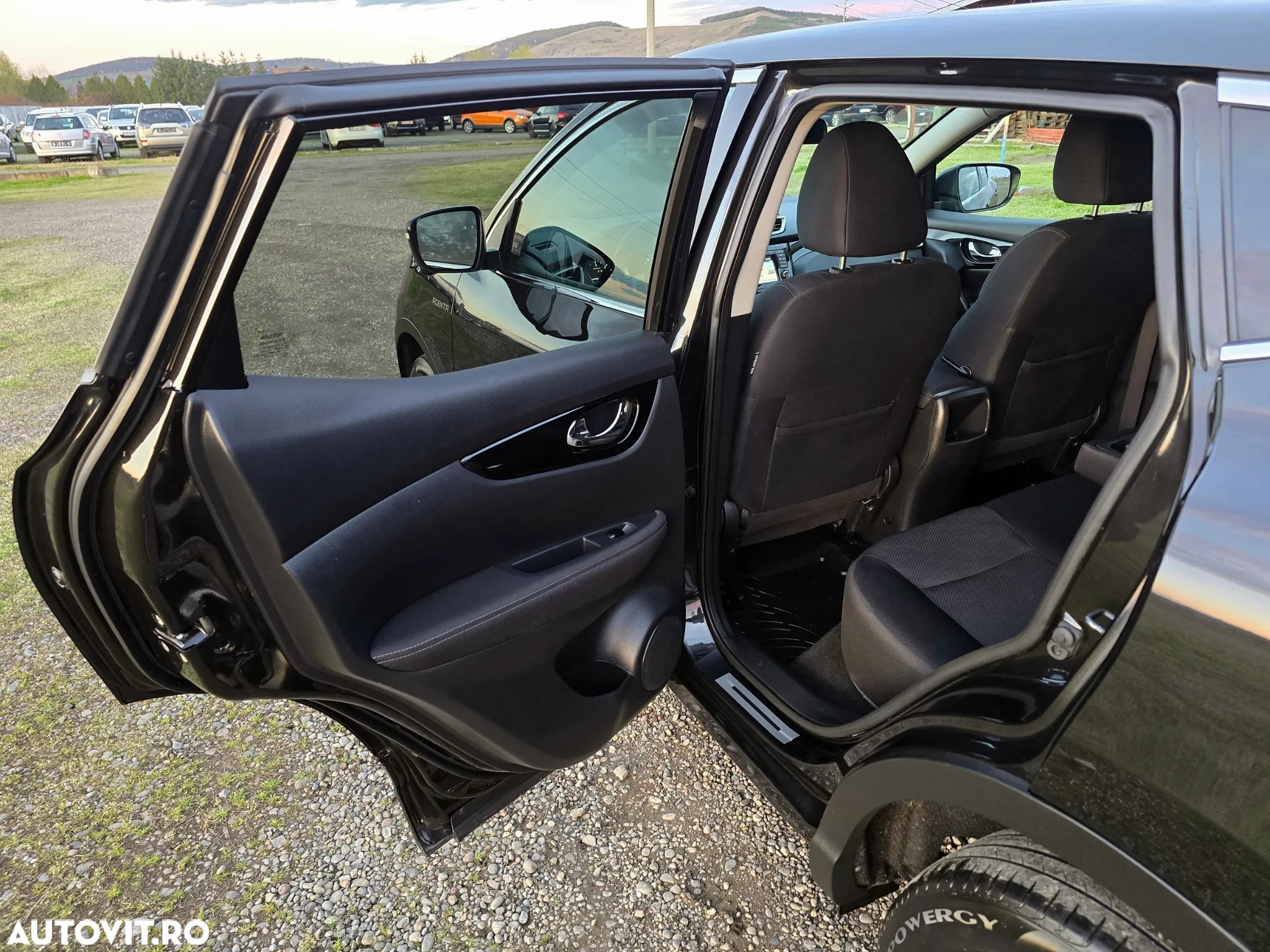 Nissan Qashqai 1.6 DCI ALL-MODE 4x4i ACENTA - 27