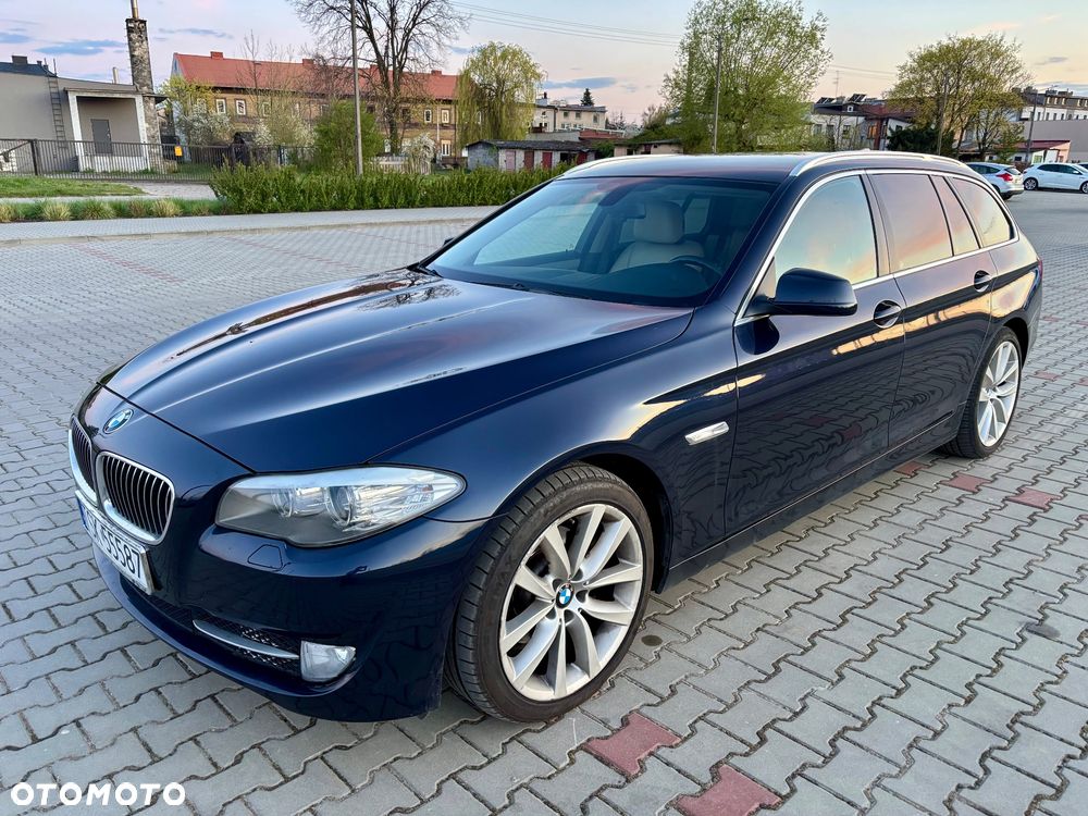 BMW 5 Series 2012 photo 2